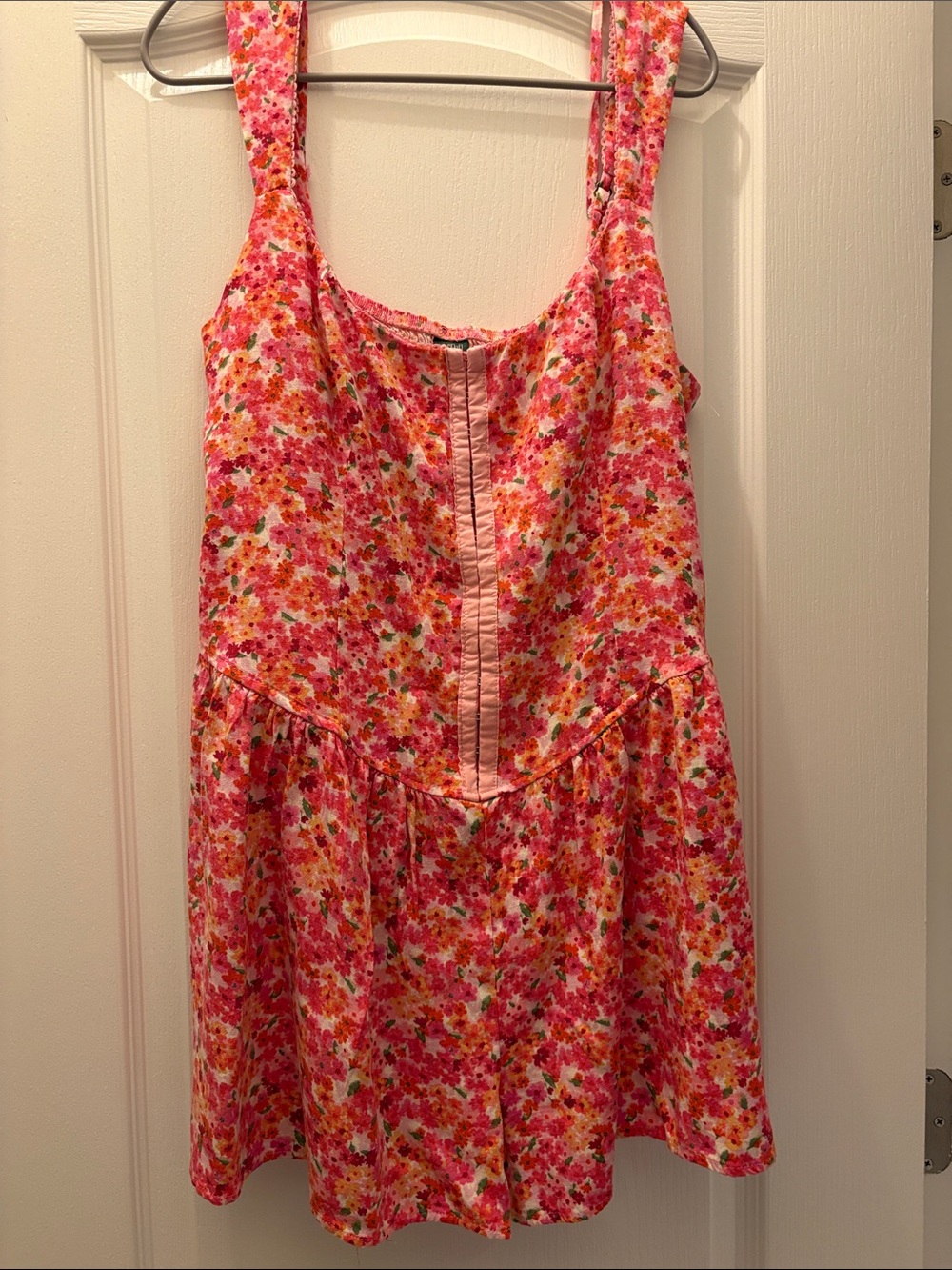 Wild Fable pink floral shorts romper. Size L.
